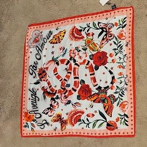 NWT gucci scarf GORGEOUS